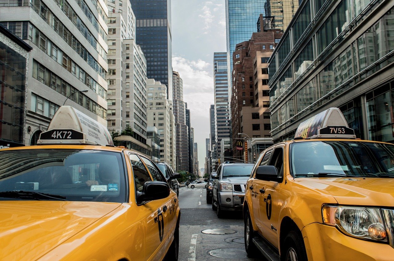 taxi-381233_1280